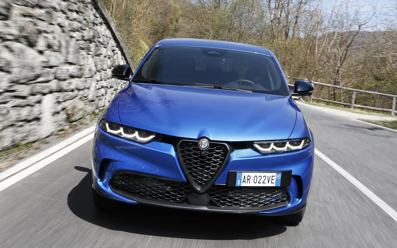 Comparison Alfa Romeo Tonale Veloce 2023 Vs SEAT Tarraco 